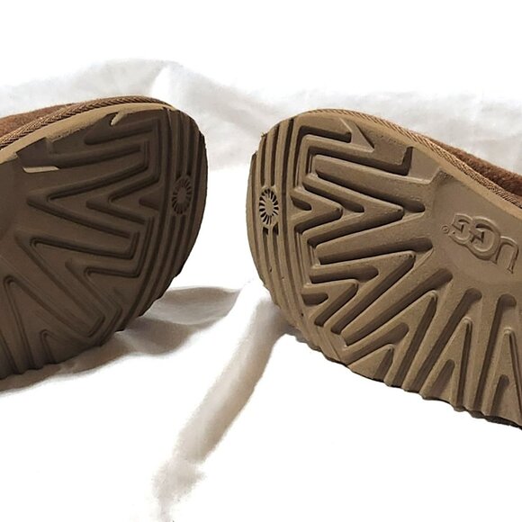 Girls’ UGG Bailey Bow II Boots – Size 2 – Chestnut Suede with Satin Ribbons - Picture 12 of 12